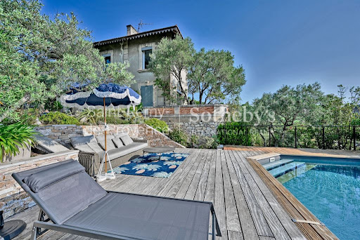 House with pool and terrace 2