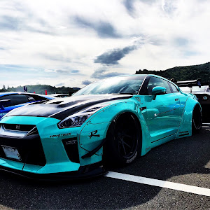 NISSAN GT-R