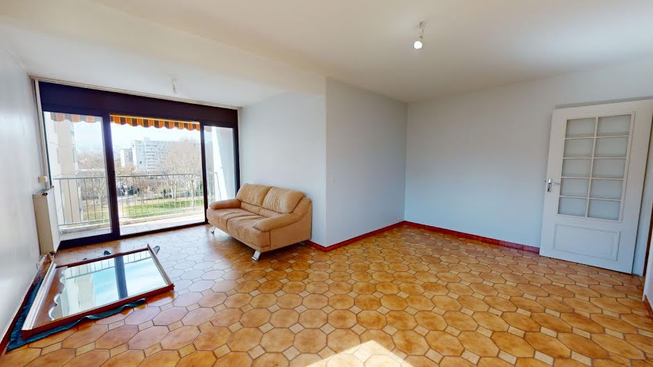 Vente appartement 5 pièces 91 m² à Vaulx-en-Velin (69120), 135 000 €