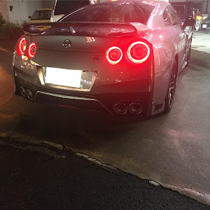 NISSAN GT-R