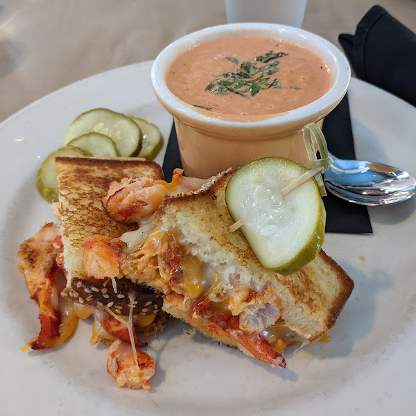 Tomato soup w/ lobster grilled cheese