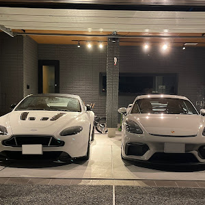 ケイマン GT4