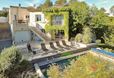 Maison avec piscine et terrasse 19