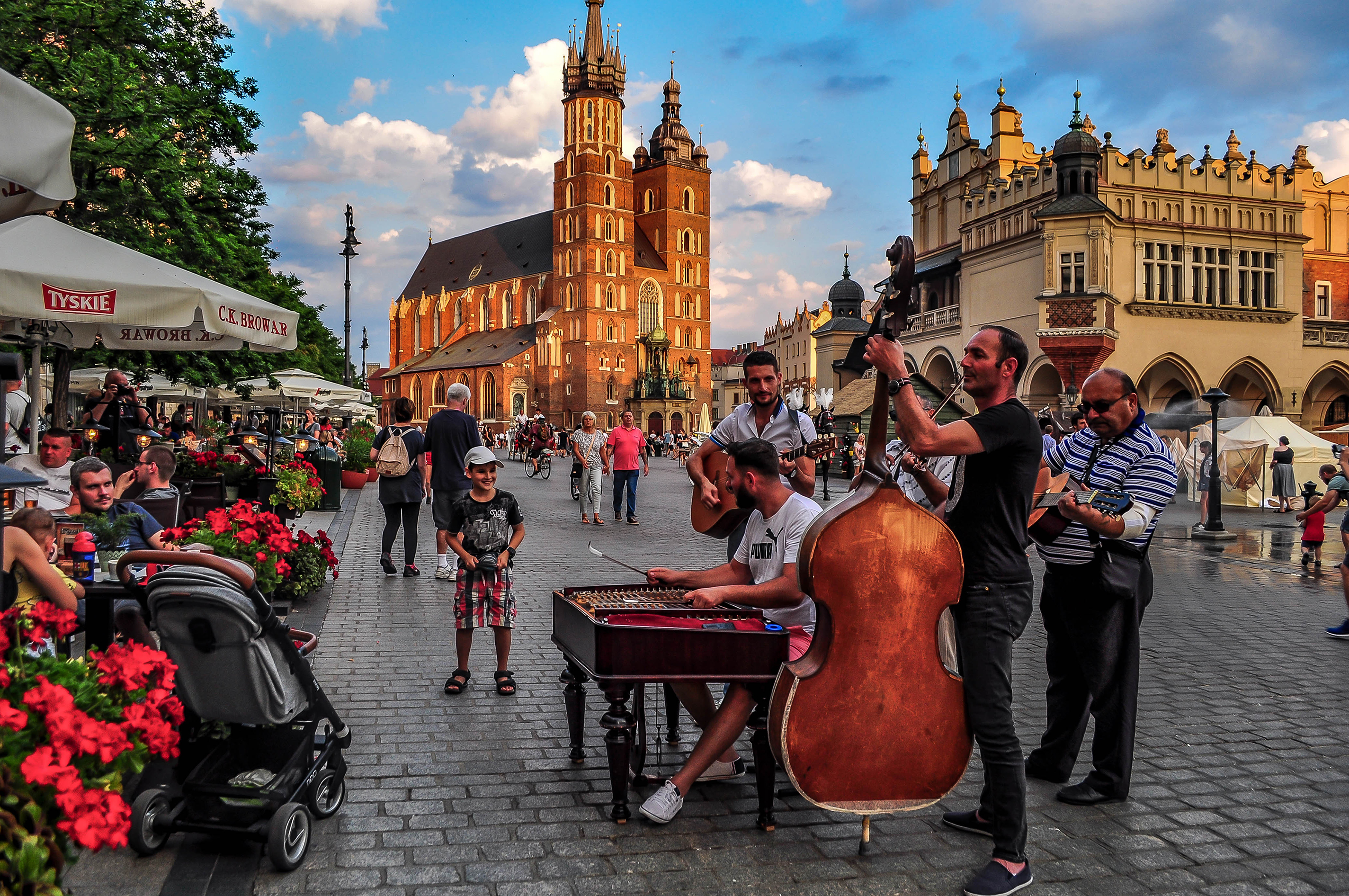 giaaaaazzz in Rynek Główny a Cracovia di kaos