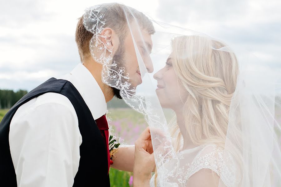 Fotógrafo de casamento Aleksandrina Marusina (aleksandrinacat). Foto de 5 de outubro 2017