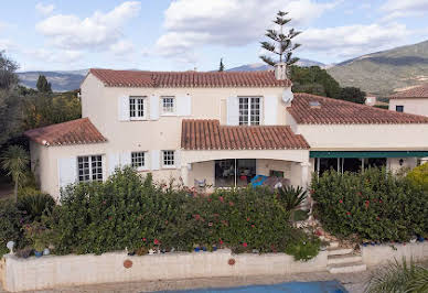 Villa with pool and garden 1