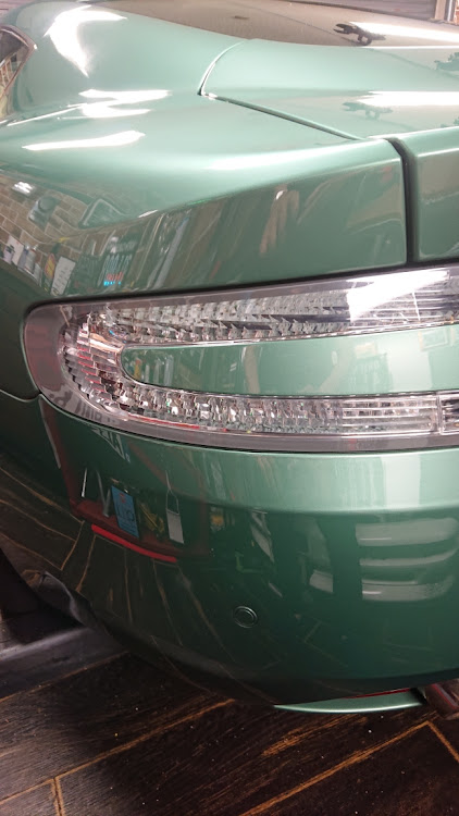 DB9 クーペのAstonMartin・DB9・アストンマーティンに関するカスタム事例の投稿画像4枚目