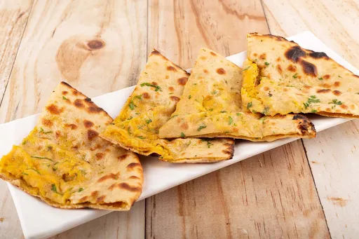 Butter Paneer Kulcha