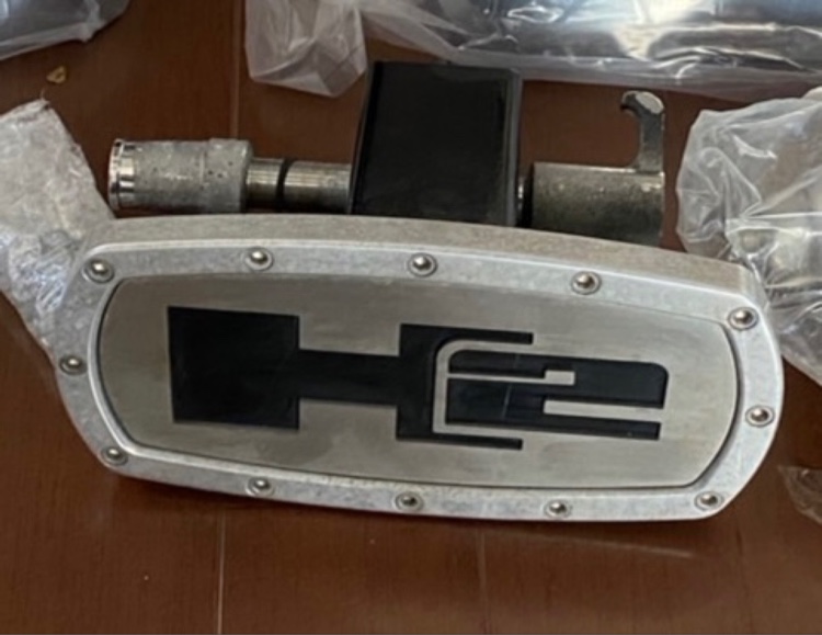 H2のハマーH2・アニキの車・大量のメッキパーツに関するカスタム事例の投稿画像1枚目