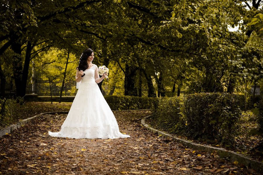 Fotógrafo de casamento Vlad Milonean (milonean). Foto de 8 de fevereiro 2017