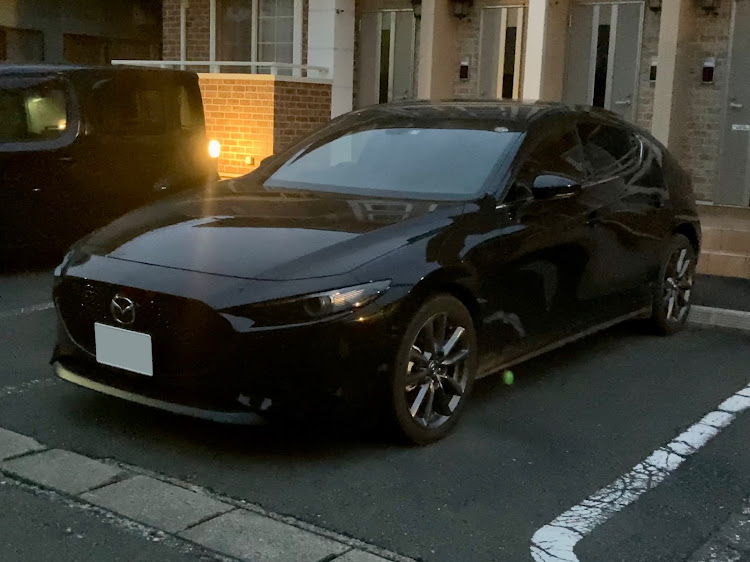 ひろさんが投稿したMAZDA3に関するカスタム事例の投稿画像1枚目