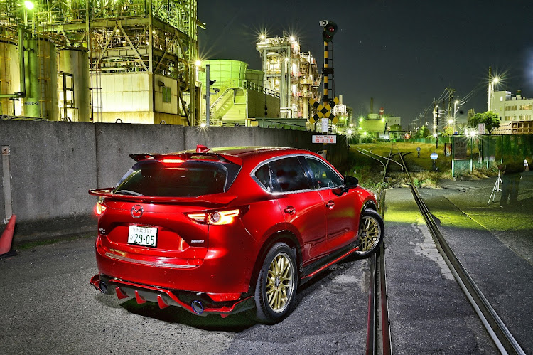 CX-5の#撮影車両募集中・#車をカッコ良く撮る・#車ライティング撮影・#車夜撮影・斜め45度後方の美学に関するカスタム事例の投稿画像8枚目