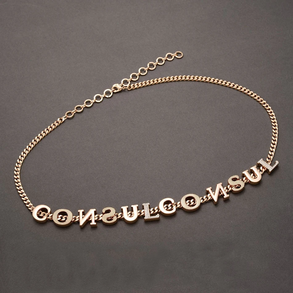Cinturón Fashion Sense con cuerda, cadena y accesorios Hot Girl. Realza tu estilo, ideal para chicas modernas y looks atrevidos, perfecto para cualquier ocasión.