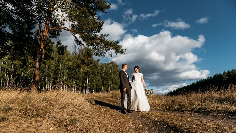 Wedding photographer Anya Piorunskaya (annyrka). Photo of 11 November 2019