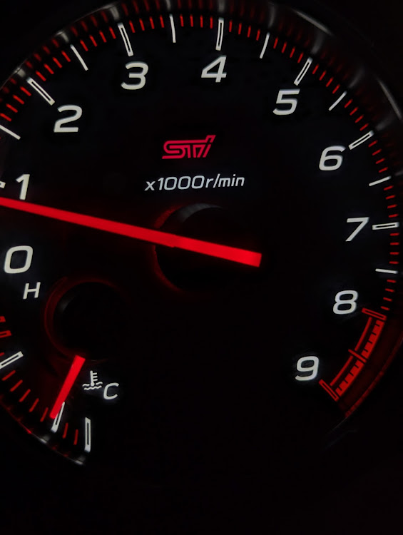 WRX STIのアイスシルバー・スバル乗りと繋がりたい・WRX STI・洗車に関するカスタム事例の投稿画像1枚目