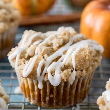 The BEST Pumpkin Muffins