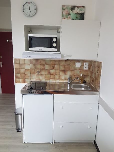 Location meublée appartement 1 pièce 17 m² à Aire-sur-l'Adour (40800), 292 €