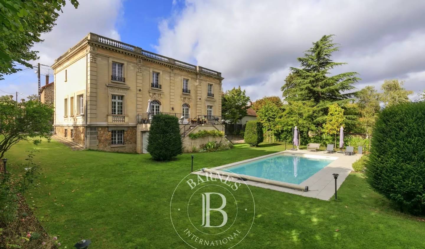 House with pool Verneuil-sur-Seine