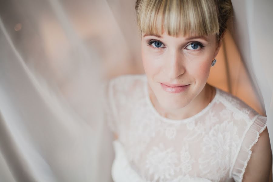 Wedding photographer Kaleriya Petrovskaya (lira192021). Photo of 17 December 2014