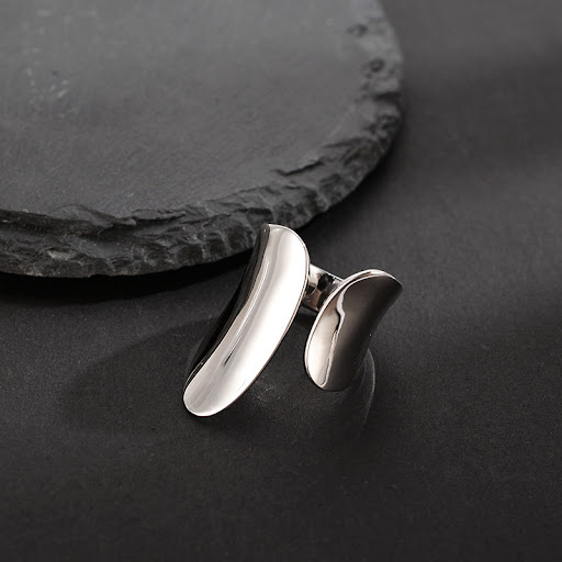 Title 1, Womens Fashion Light Pasta Finger Ring. A ligh...
