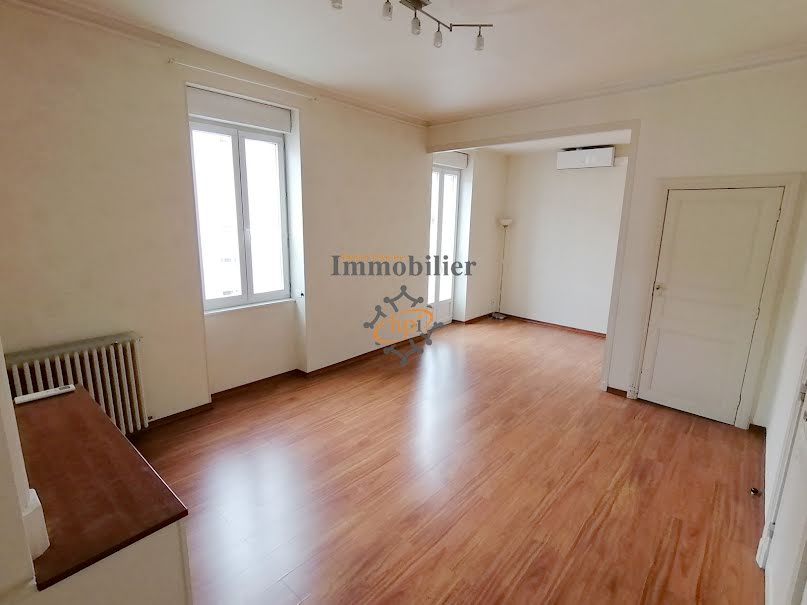 Location  appartement 3 pièces 100 m² à Saint-Affrique (12400), 619 €