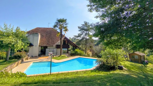 House with pool and garden 2