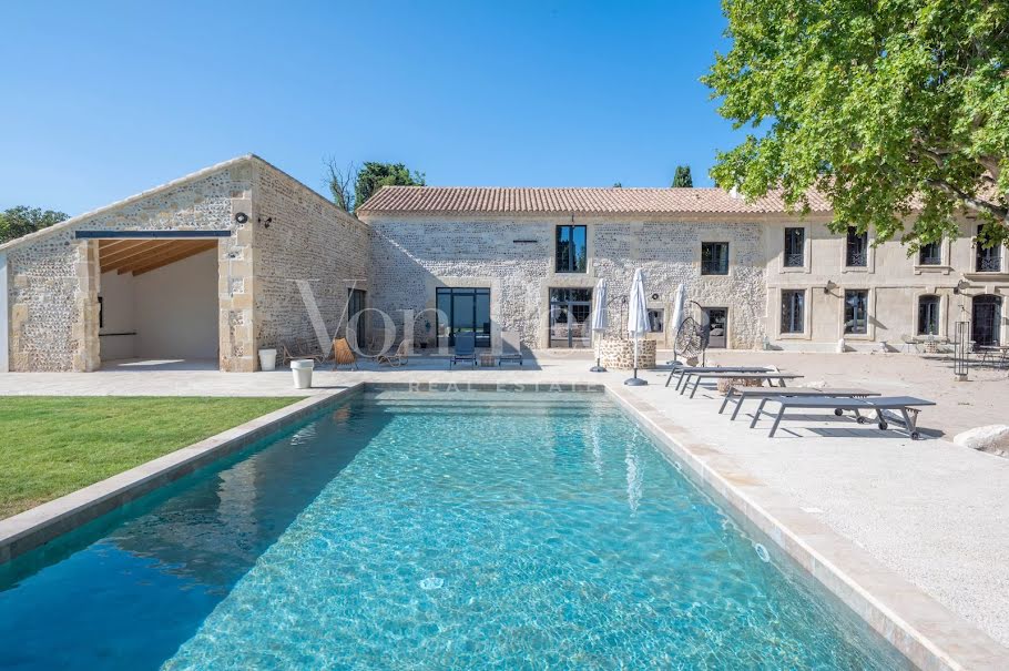 Vente propriété 11 pièces 450 m² à Raphèle-lès-Arles (13280), 3 690 000 €