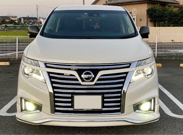 エルグランドの洗車・フォグレンズの水滴・車検前点検・スカイライン400Rに関するカスタム事例の投稿画像1枚目