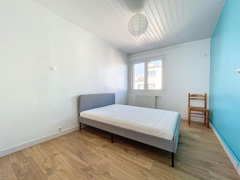 Location meublée appartement 3 pièces 65 m² à Valence (26000), 745 €