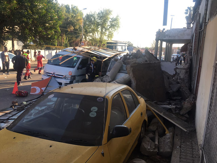 16 people were injured‚ with four sustaining serious injuries and two more people still trapped in the taxi after a taxi lost control and crashed into other cars and a wall in Johannesburg.