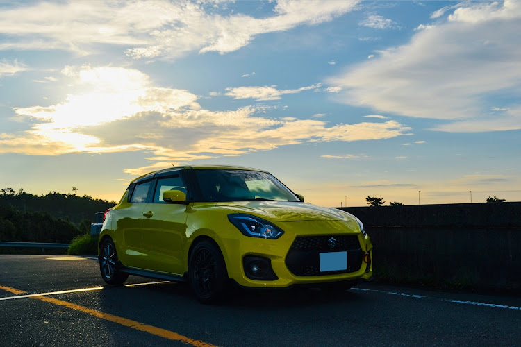 スイフトスポーツの9月もよろしくお願いします。・ドライブ・暑いに関するカスタム事例の投稿画像1枚目