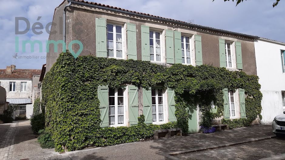 Vente maison 8 pièces 250 m² à Marennes (17320), 497 500 €