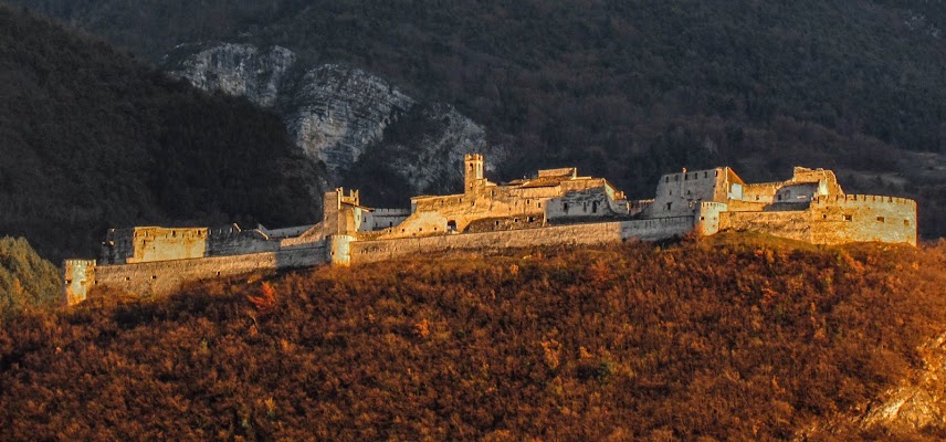 Tramonto sulle mura - Castel Beseno di alfonso gagliardi