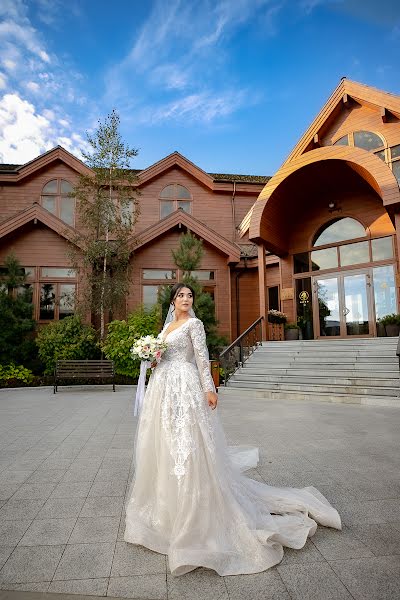 Fotógrafo de casamento Elizaveta Kryuchkova (liza75757). Foto de 7 de outubro 2020
