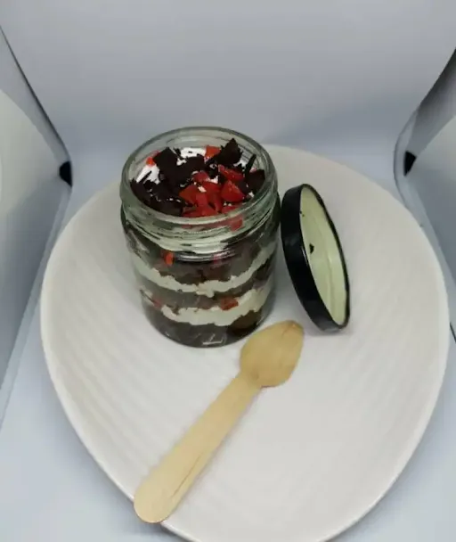 Black Forest Jar Cake