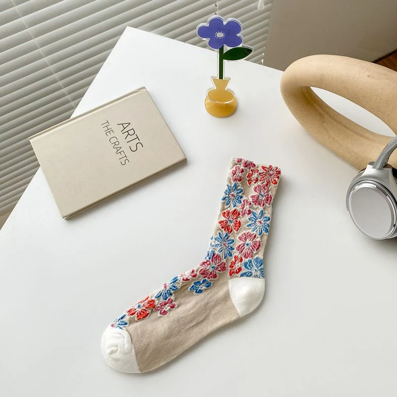 Katoenen sokken bloemenstijl vrije tijd. Geniet van comfortabele en modieuze sokken, perfect voor ontspanning en een vleugje flair in je dagelijkse leven.