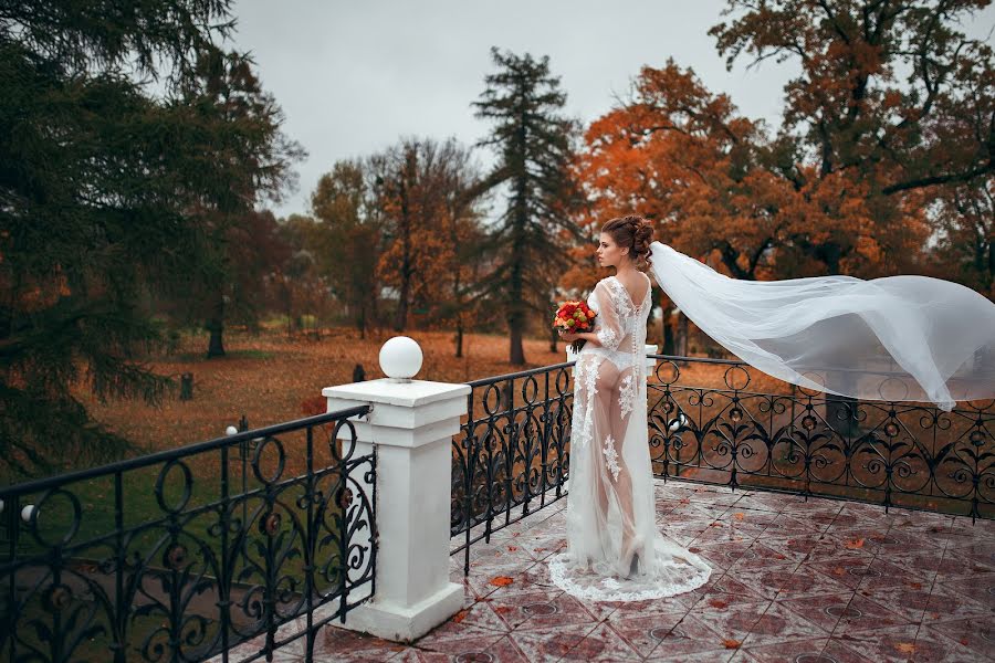 Fotógrafo de casamento Elena Metelica (elenandroma). Foto de 13 de outubro 2016