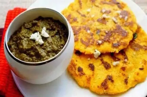 2 Makkai Roti With Sarso Da Saag