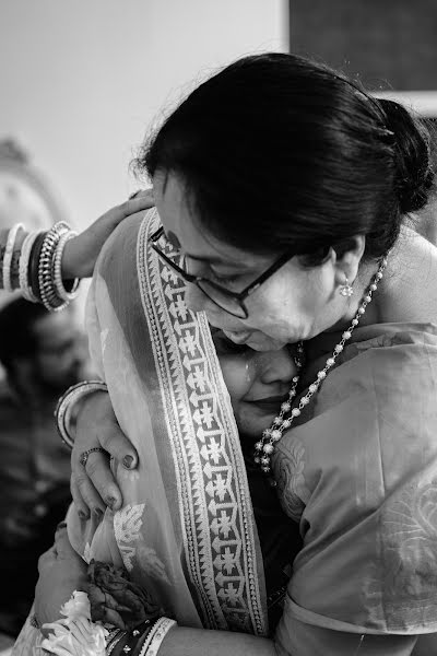 Fotograf ślubny Momo Chakraborty (momo). Zdjęcie z 12 maja