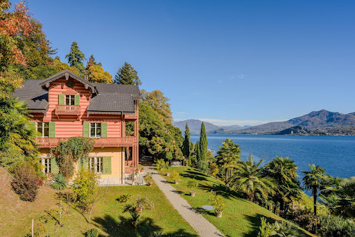 Villa with garden and terrace 1