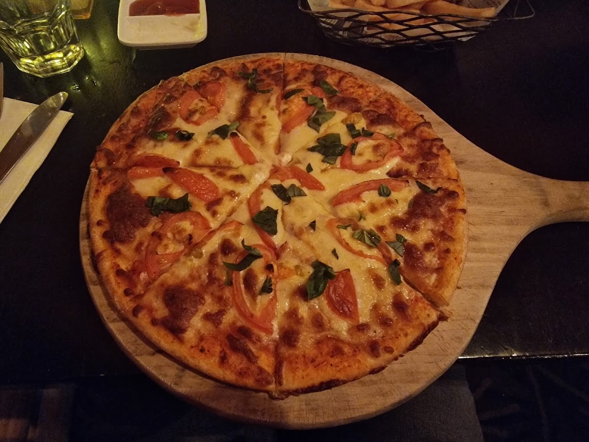 Gluten-free Margherita pizza