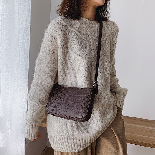 Title 2, All-match retro shoulder bag. A classic design ...