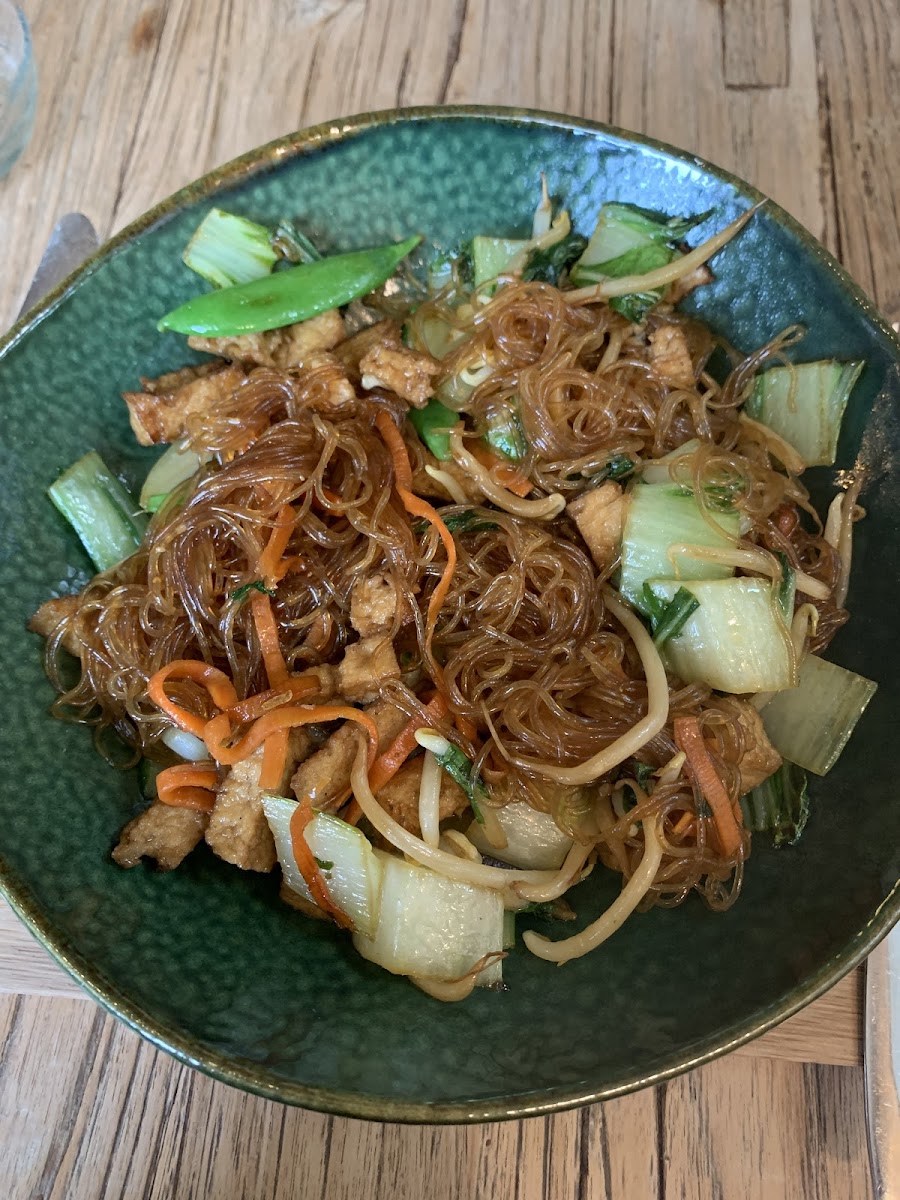 Speciaal voor mij gemaakt. Glutenvrije noodles, verse groenten en tofu