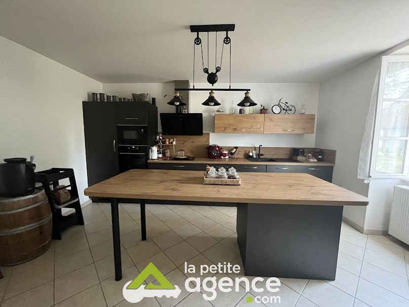 Vente maison 7 pièces 117 m² à Eguzon-Chantôme (36270), 182 000 €