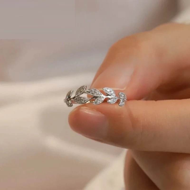 Zilveren stapelbare takken moissanite ring voor dames, een elegante en stijlvolle ring voor dagelijks gebruik.
