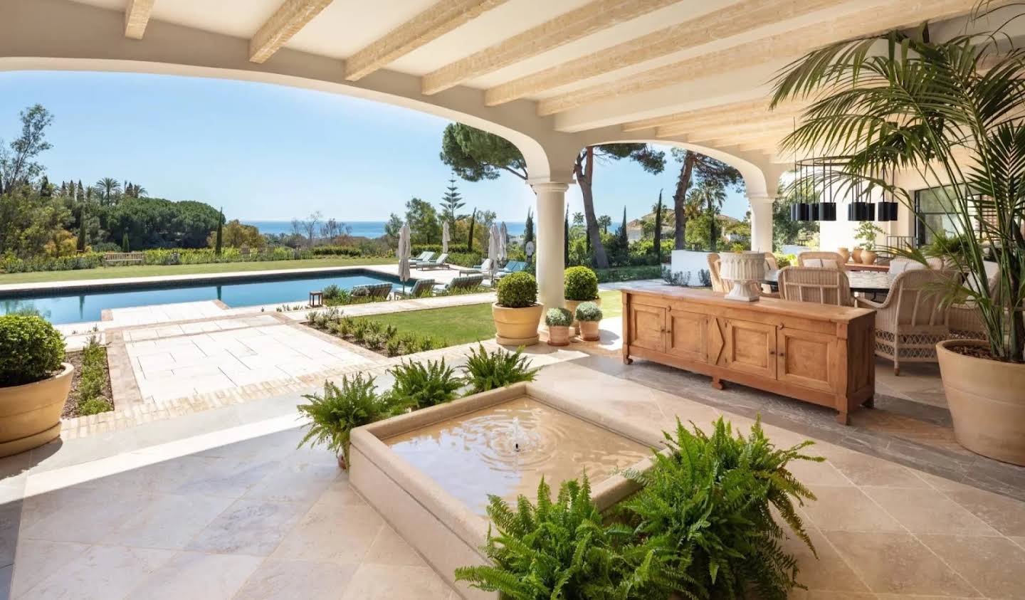 Villa with pool and garden Marbella