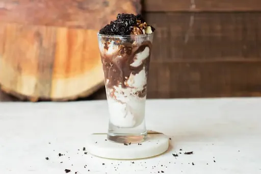 Single Hot Chocolate Fudge Sundae