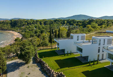 House with garden 2