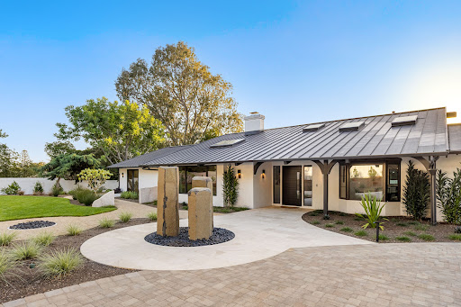 House with pool and garden 3