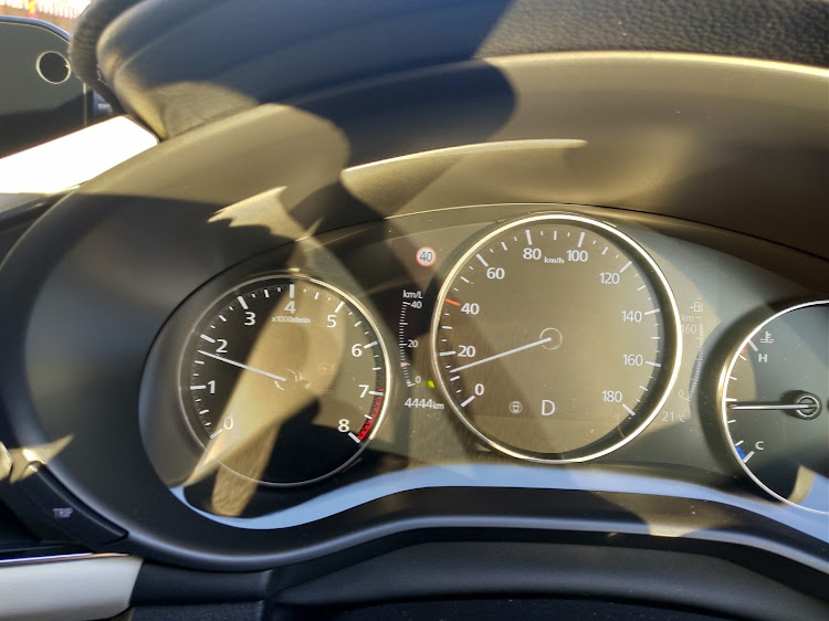 MAZDA3の4444km・キリ番ゲット・100周年記念車に関するカスタム事例の投稿画像1枚目